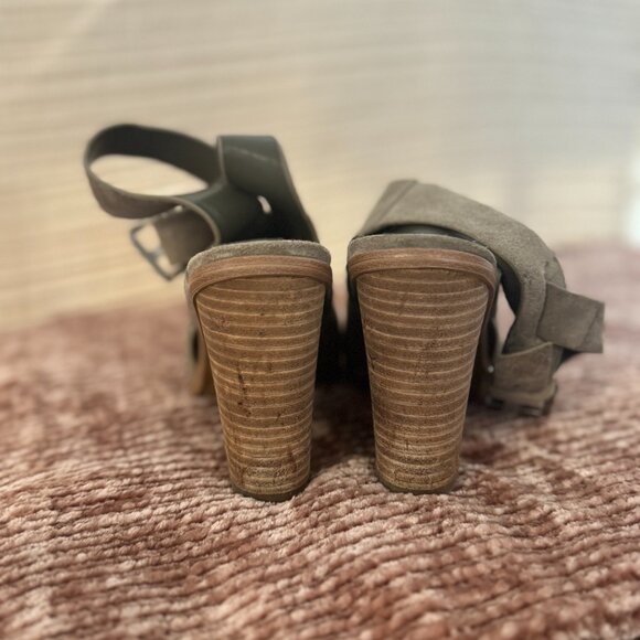 Marc Fisher Valen Women's Suede Strap Block Heel Sandals - Picture 5 of 5